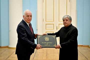 Pakistan Ermənistana ilk səfirini təyin etdi - Foto