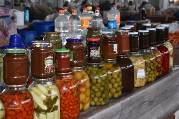 Evdə hazırlanıb bazara çıxarılan qidalar üçün sertifikat tələb olunacaq? - Açıqlama