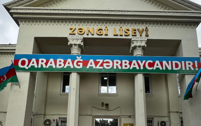 Liseyin yaxınlığında ağac yandı, məktəbin elektrik xətləri zərər gördü