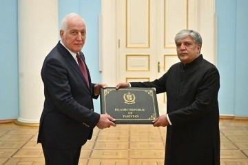Pakistan’s new ambassador to Armenia presents credentials