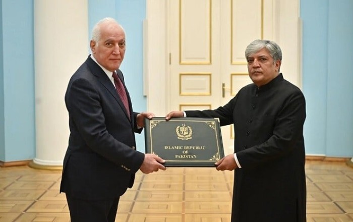 Pakistan’s new ambassador to Armenia presents credentials