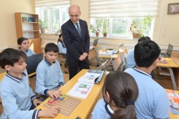 Azərbaycanda məktəbə başlama vaxtı dəyişir?