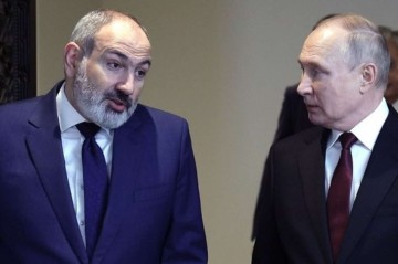 "Biz Azərbaycanın daxili siyasi işlərinə qarışmalı idik?" - Putindən Paşinyana