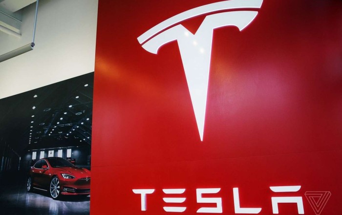“Tesla”dan uçan avtomobil gəlir?