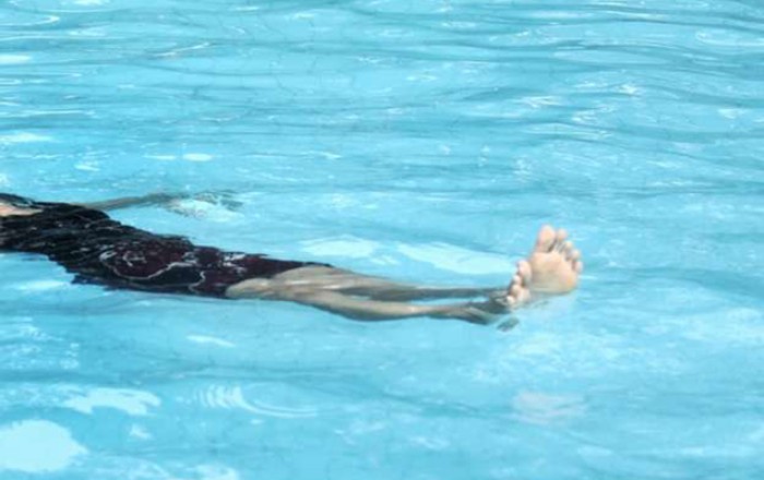 İstirahət üçün kirayələdikləri evin hovuzunda boğuldu