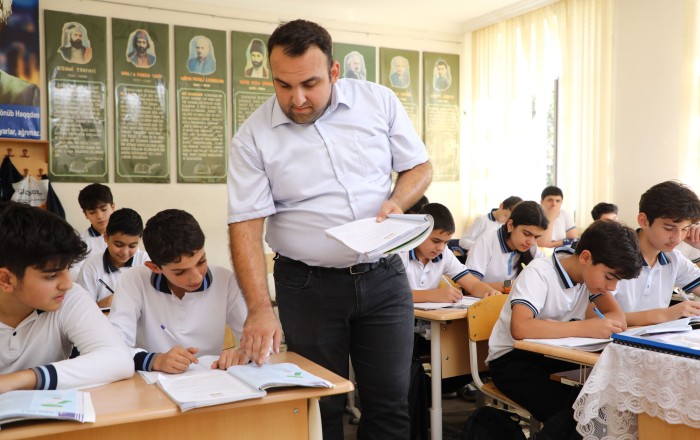 Kimya, biologiya, fizika... - Müəllimlik ixtisaslarına maraq azalır?