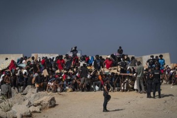 El Faro de Ceuta: Мадрид "невыносимо бездействует" в ситуации с кризисом в Сеуте