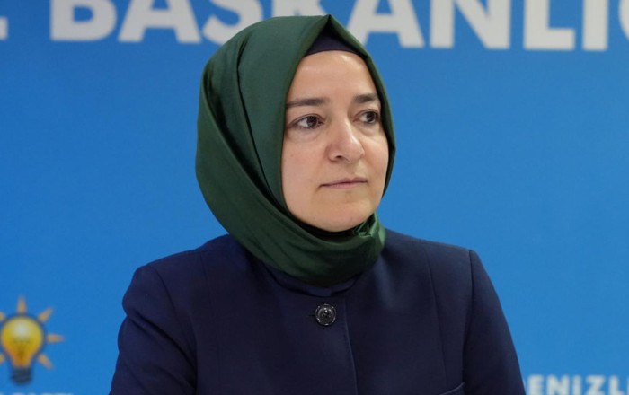 Ərdoğanın müavini istefa verib