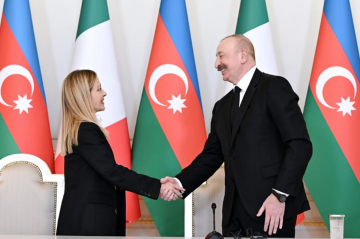 Prezident Melonini təbrik etdi