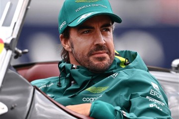 45-летний Алонсо решил остаться в Формуле-1