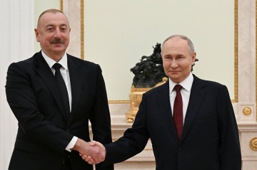 Putin Əliyevə zəng etdi