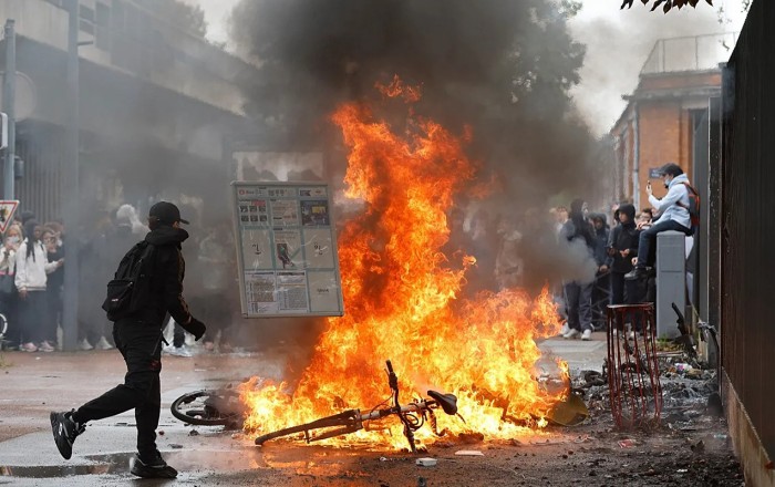 Fransada kütləvi etirazlar - 400 nəfər saxlanıldı - Video