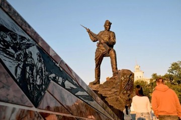 Zaxarovadan Tokioya sərt cavab -