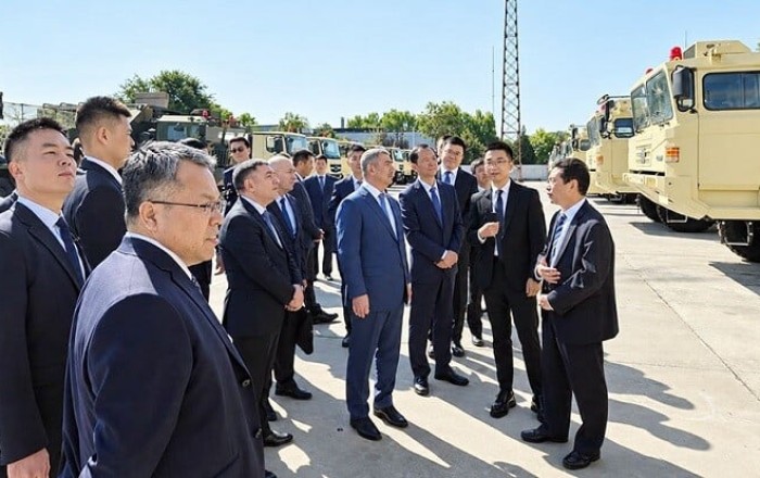 Закир Гасанов встретился с министром обороны Китая - Фото