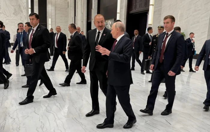 İlham Əliyev Bişkekdə Vladimir Putin ilə söhbət etdi -