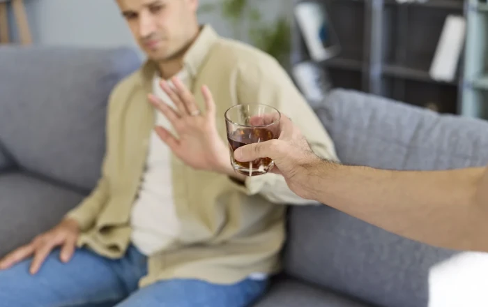 Alkoqoldan imtinanın ən çətin dövrü: İlk həftələrdə orqanizmdə nə baş verir?