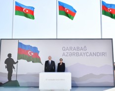 Prezidentlə xanımı Bakıdakı Zəfər parkında olub