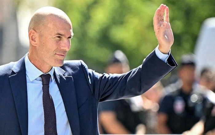 Zidan onlara yeni qayda tətbiq etdi - FOTO
