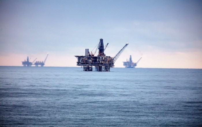 Цена азербайджанской нефти превысила 127 долларов