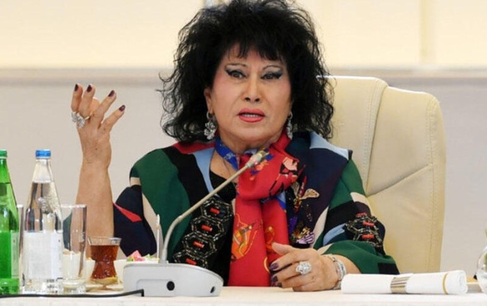 Zeynəb Xanlarova əməliyyat olundu