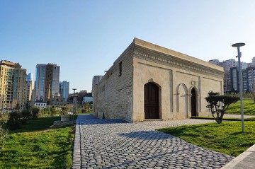 “Təndir hamamı”nın məlumat lövhəsini söküblər?