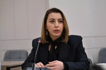 Bakıdan İrəvana qayıdan Kristine Qriqoryan jurnalistlərə nə deyib?