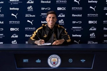 Man City sign Fernandez in British-record-equalling £125m deal