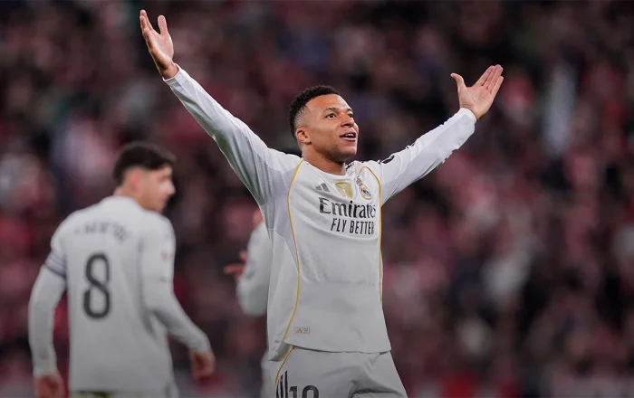 Kilian Mbappe "Real Madrid"in əfsanəsi Raula çatdı