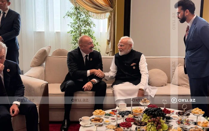 İlham Əliyev Bişkekdə Narendra Modi ilə söhbət etdi - FOTO