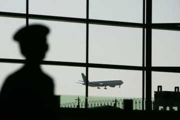 Китай ужесточил правила въезда и выезда из страны