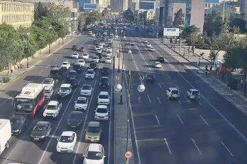 Bakının bəzi yollarında tıxac yarandı - SİYAHI