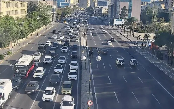 Bakının bəzi yollarında tıxac yarandı - SİYAHI