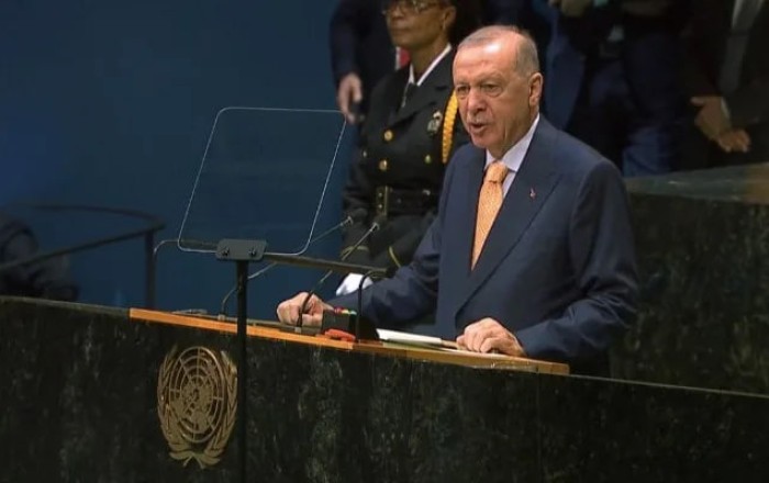 Ərdoğanın çıxışına dözməyib zalı tərk etdilər -