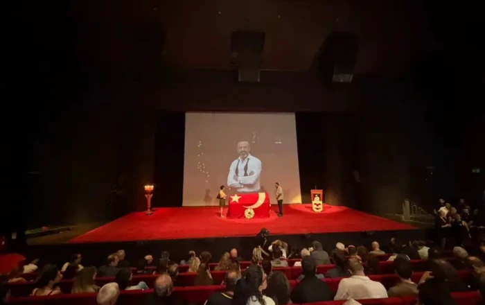 Evində ölü tapılan məşhur aktyorla vida mərasimi keçilir -