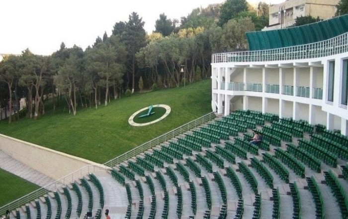 Bakının iki məşhur teatrı Mədəniyyət Nazirliyinin tabeliyinə verildi