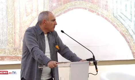 Son zamanlar Leninlə daha çox maraqlanıram -