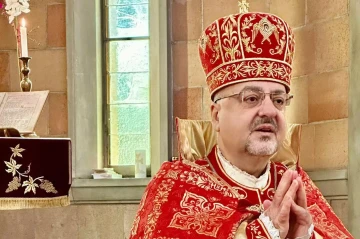 Məşhur erməni yepiskop kazinoda belə qumar oynadı - FOTO