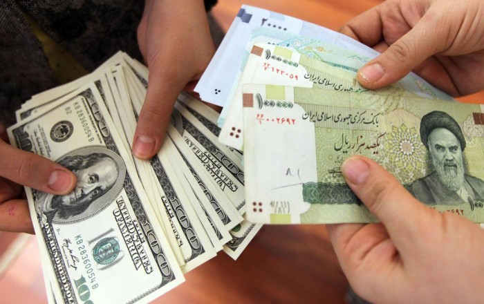 İranda valyuta böhranı dərinləşir - Rialdan tarixi rekord