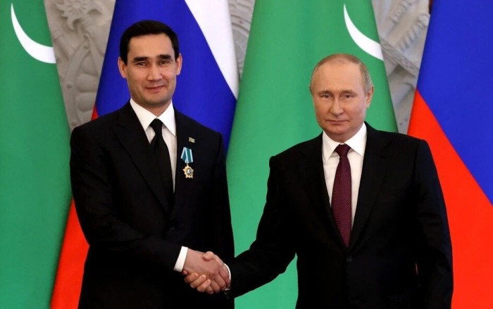 Putin Berdiməhəmmədova zəng etdi -