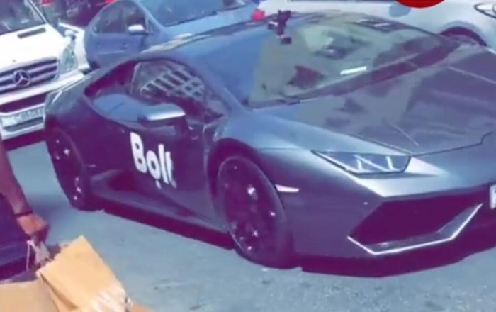 Bakıda sərnişin taksi sifariş etdi: “Lamborghini” gəldi -