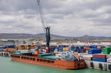 В Бакинском порту перевалено более 5,5 млн тонн грузов