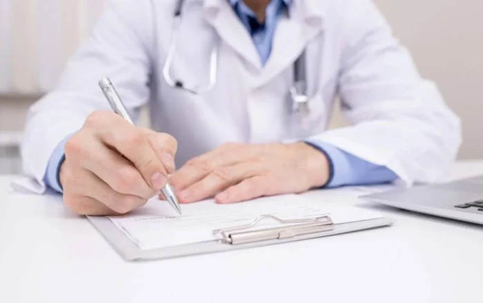 Bakıda klinikada özbaşınalıq: Tibb təhsili olmayan şəxs estetik əməliyyat apardı