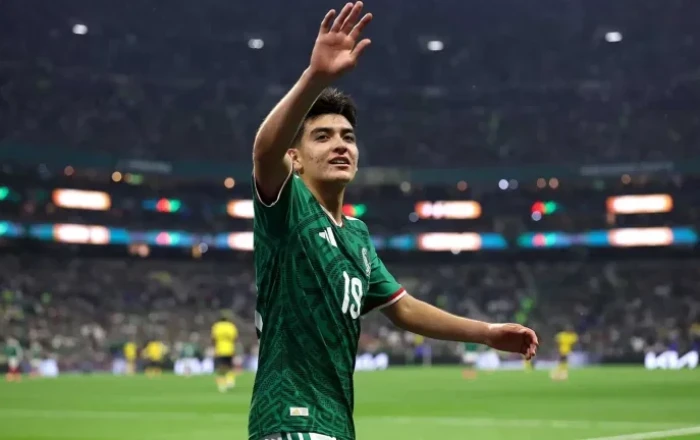 “Liverpul” 17 yaşlı istedad üçün böyük transfer planı hazırlayır