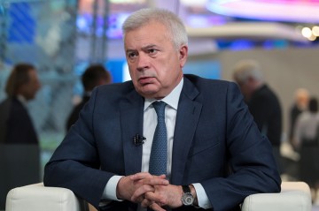 Vahid Ələkbərov 9 ayda - 2 milyard itirib