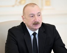 Ilham Aliyev signs eulogy for Alexander Sharovsky