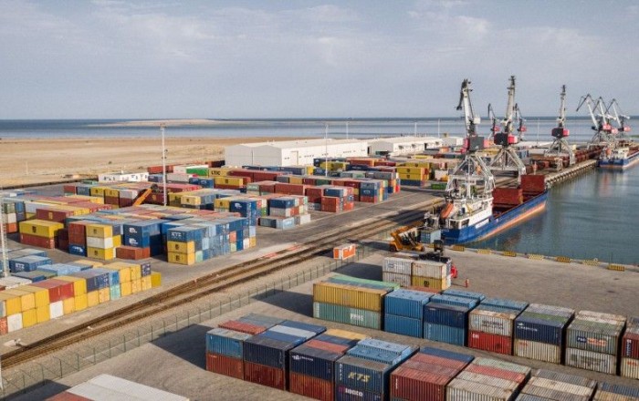 Bakı Limanında yük aşırılması 5,5 milyon tonu keçdi