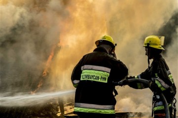 В Шеки произошёл пожар в отеле: эвакуированы 5 человек