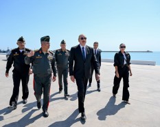 Prezident Hərbi Dəniz Qüvvələrində olub -