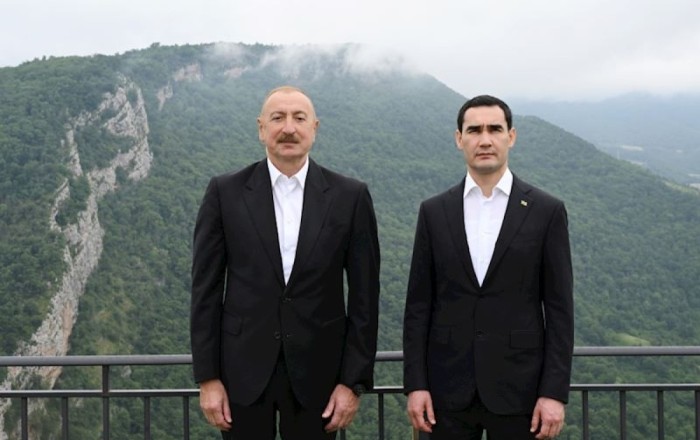 İlham Əliyev Sərdar Berdiməhəmmədovu təbrik etdi