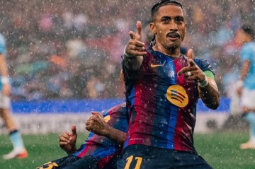 Barcelona thrashes Feyenoord in Champions League opener